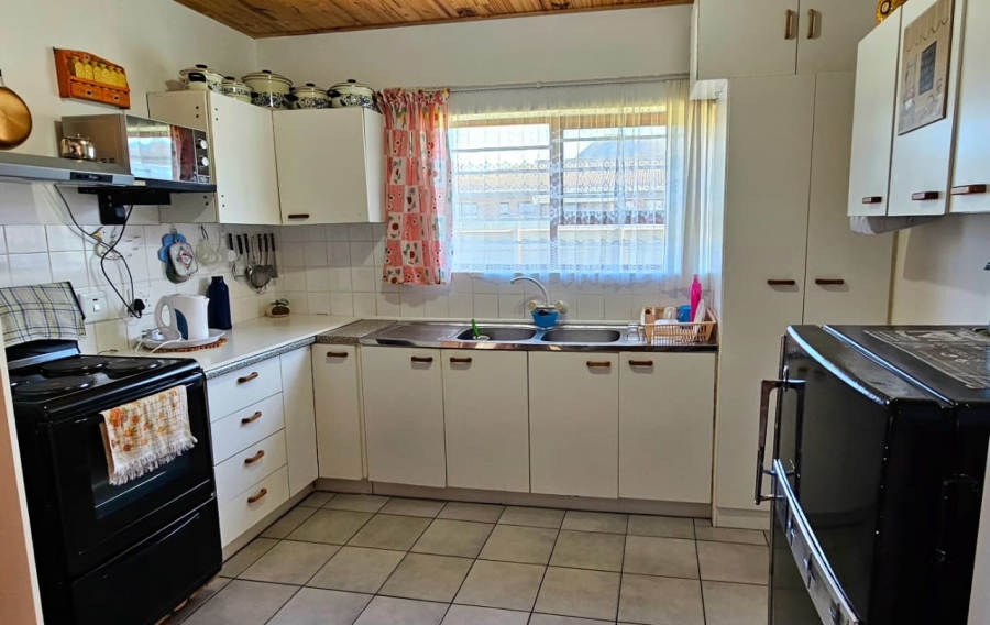 3 Bedroom Property for Sale in Franskraal Western Cape